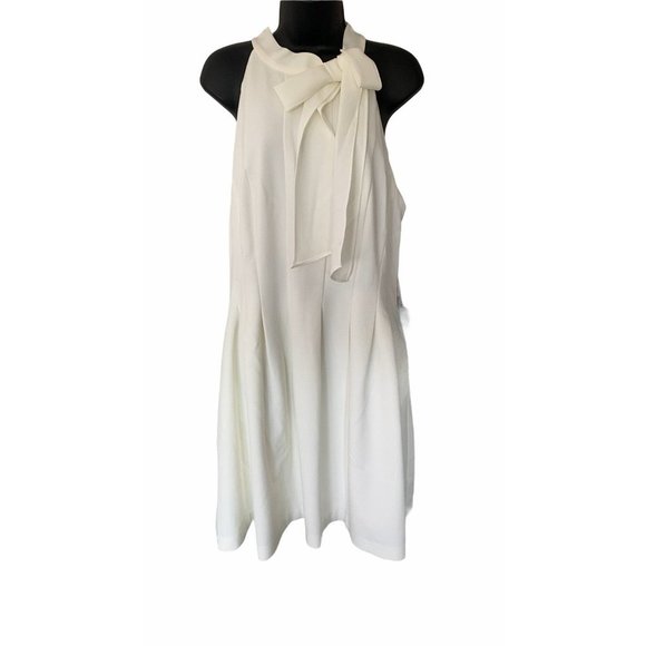Vince Camuto Dresses & Skirts - NWT Vince Camuto Ivy White Fit and Flare Dress Siz